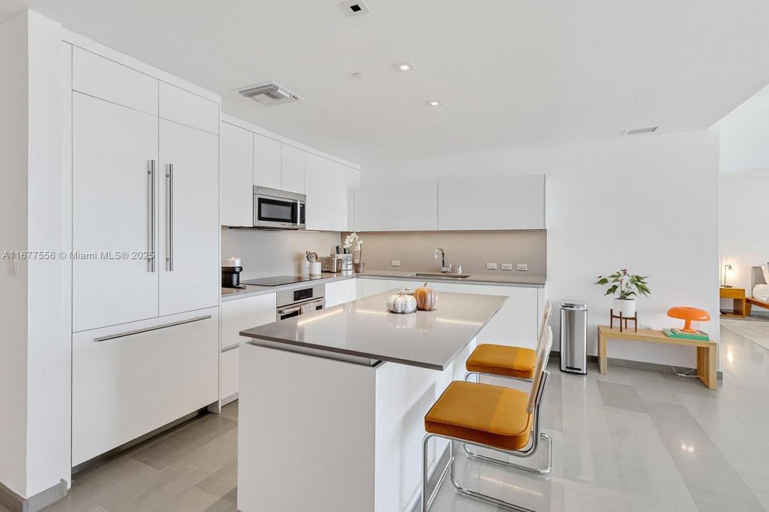 Condo in Miami, Florida, United States 3 - 16156803