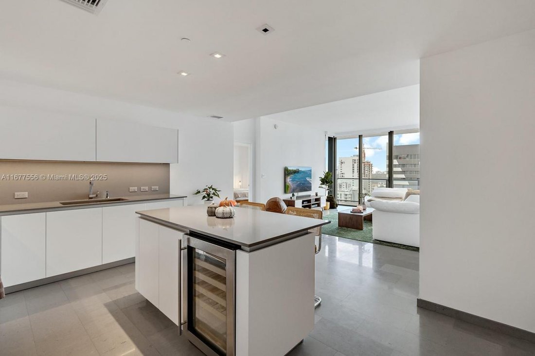 Condo in Miami, Florida, United States 4 - 16156803