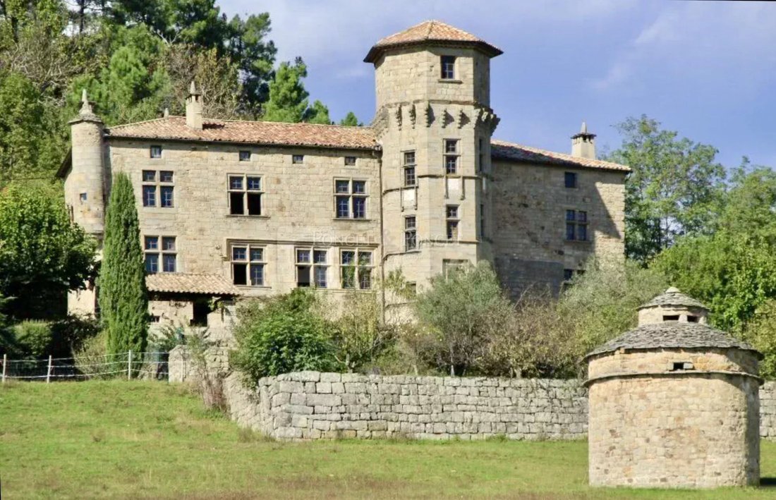 A Renaissance Jewel Where Time Stands Still – Ardèche’s Sunlit Château