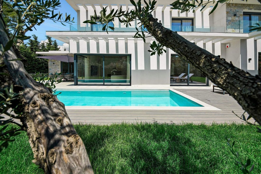 House in Mougins, Provence-Alpes-Côte d'Azur, France 2 - 16159022