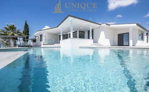Bungalow in Kissonerga, Paphos, Cyprus 1