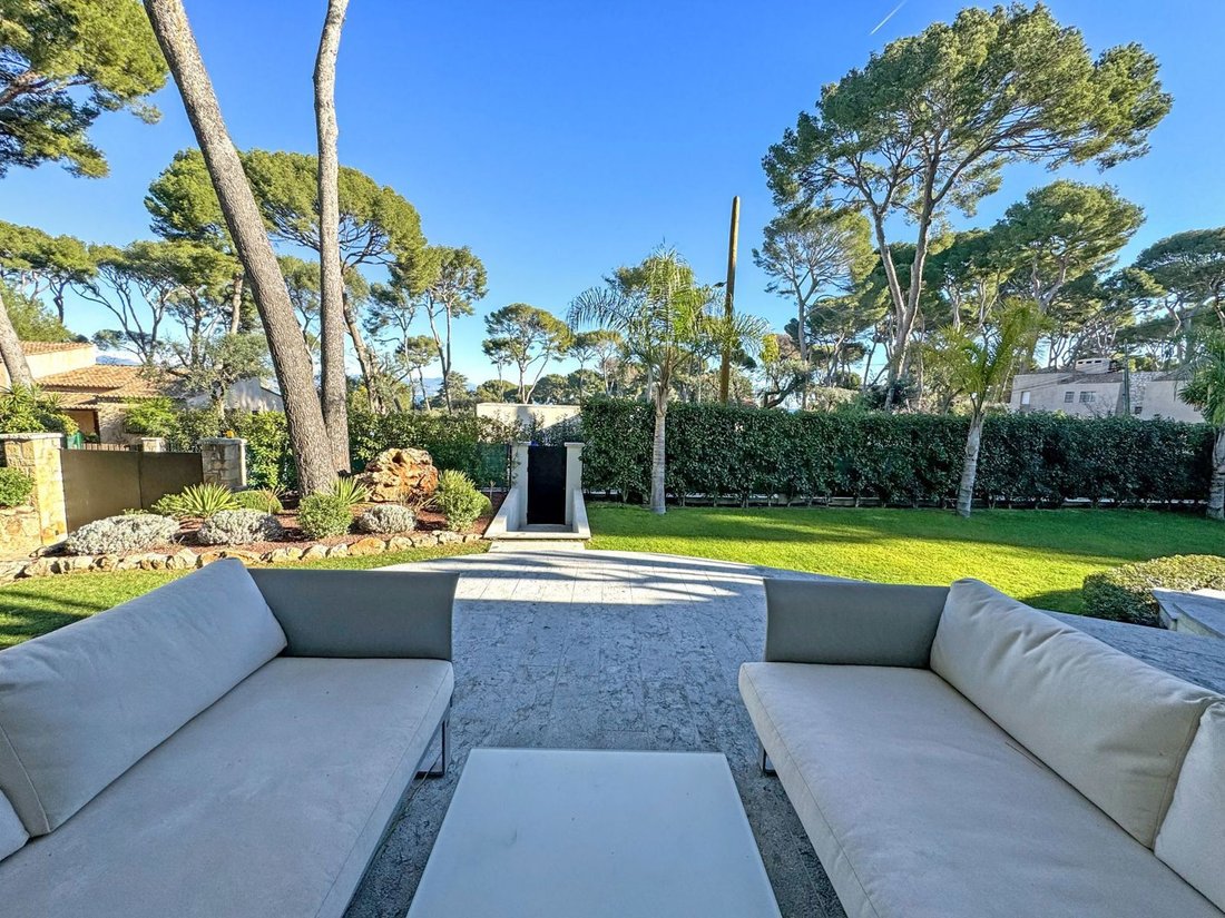 House in Antibes, Provence-Alpes-Côte d'Azur, France 4 - 16158861
