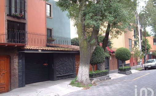 House in Santa Catarina Yecahuitzotl, Mexico City, Mexico 1