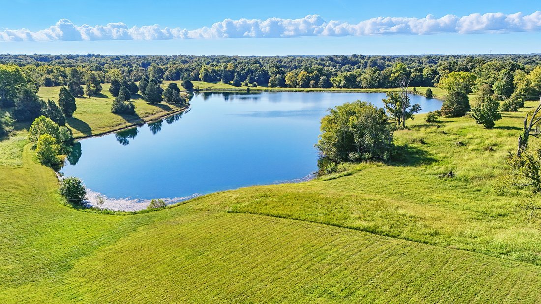 Farm Ranch in Watterson Park, Kentucky, United States 5 - 16114421