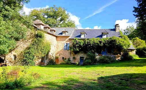 House in Lunac, Occitania, France 1