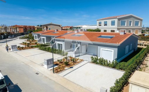 Villa in Sao Goncalo de Lagos, Algarve, Portugal 1