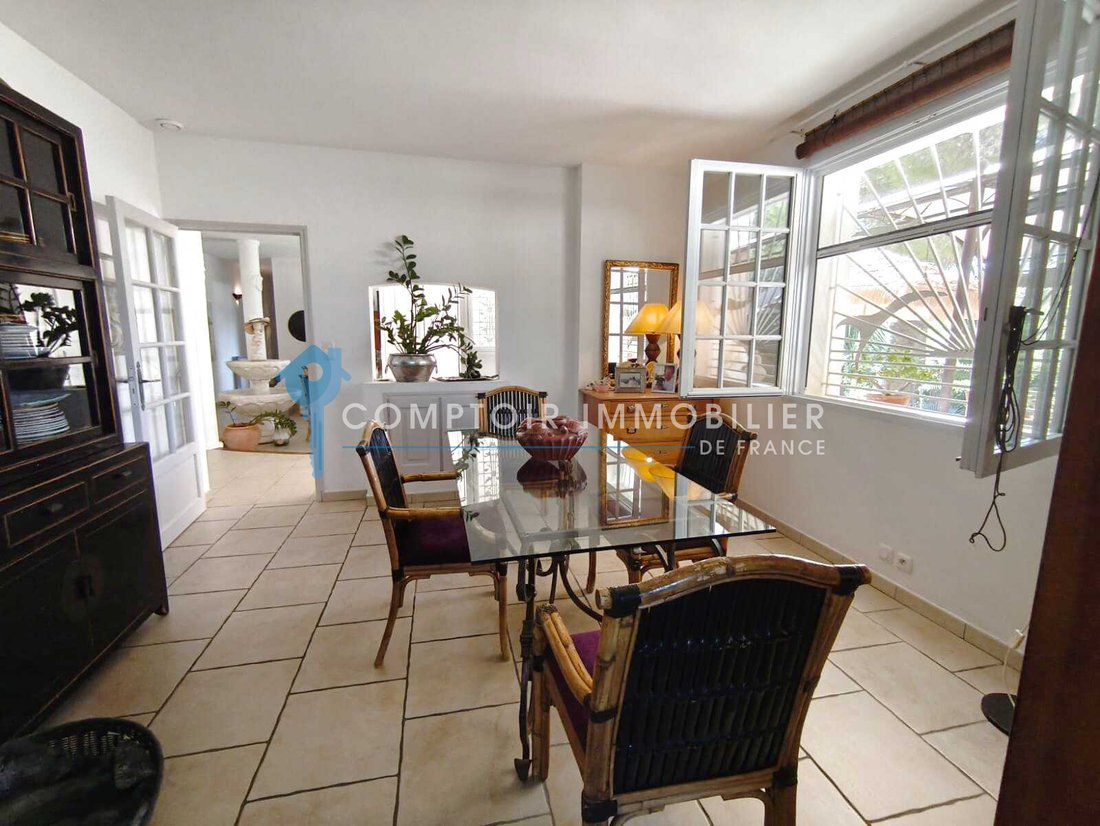 Whispers of Provence: A Secluded Castle Estate in Beaucaire’s Golden Light - 5