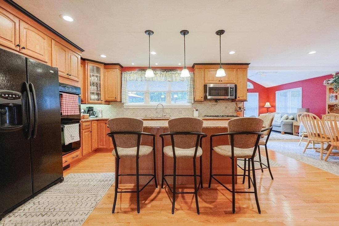 House in Lynnfield, Massachusetts, United States 2 - 16160062