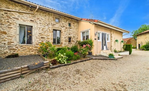 Maison à Cussac, Nouvelle-Aquitaine, France 1