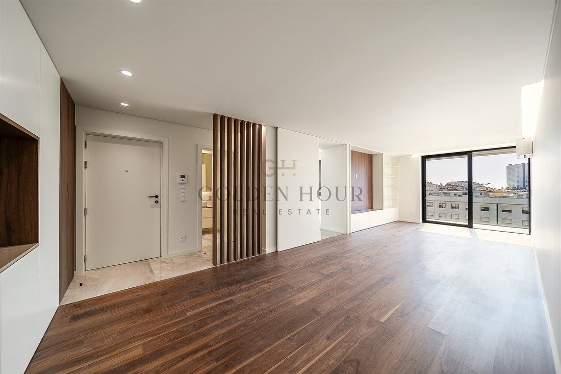 Apartment in Mafamude e Vilar do Paraiso, Porto District, Portugal 3 - 15798534