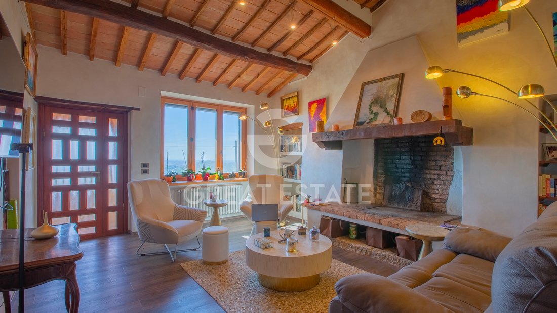 Estate in Corciano, Umbria, Italy 5 - 16160526