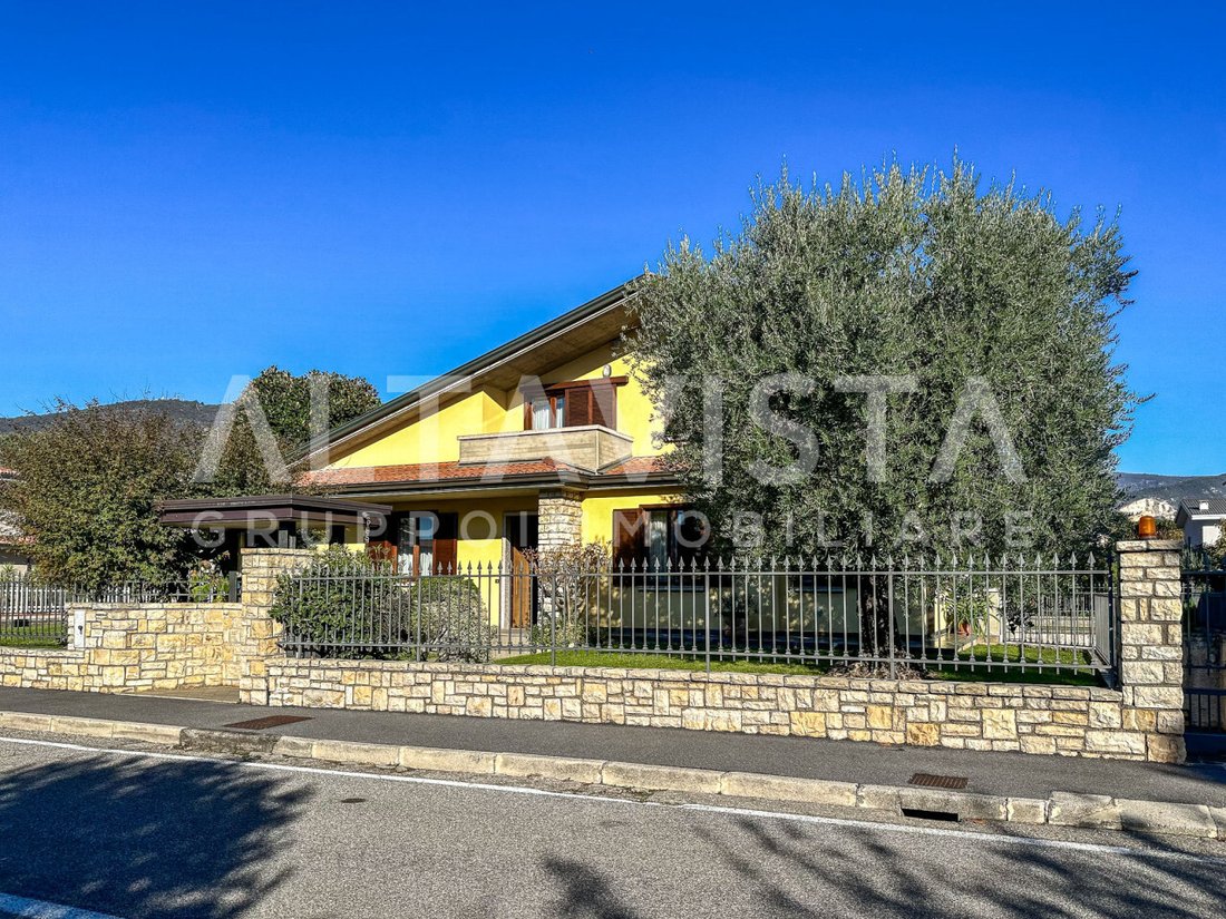 Villa in Rezzato, Lombardy, Italy 2 - 13508475