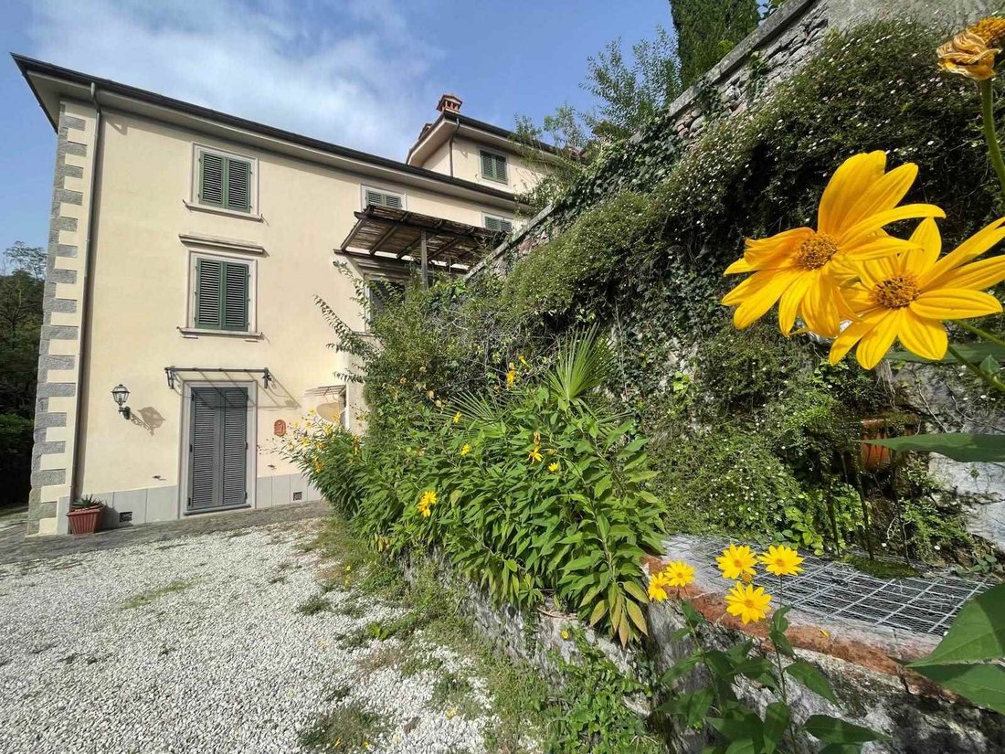Villa in Center, Pescia, Tuscany 1 - 16160937
