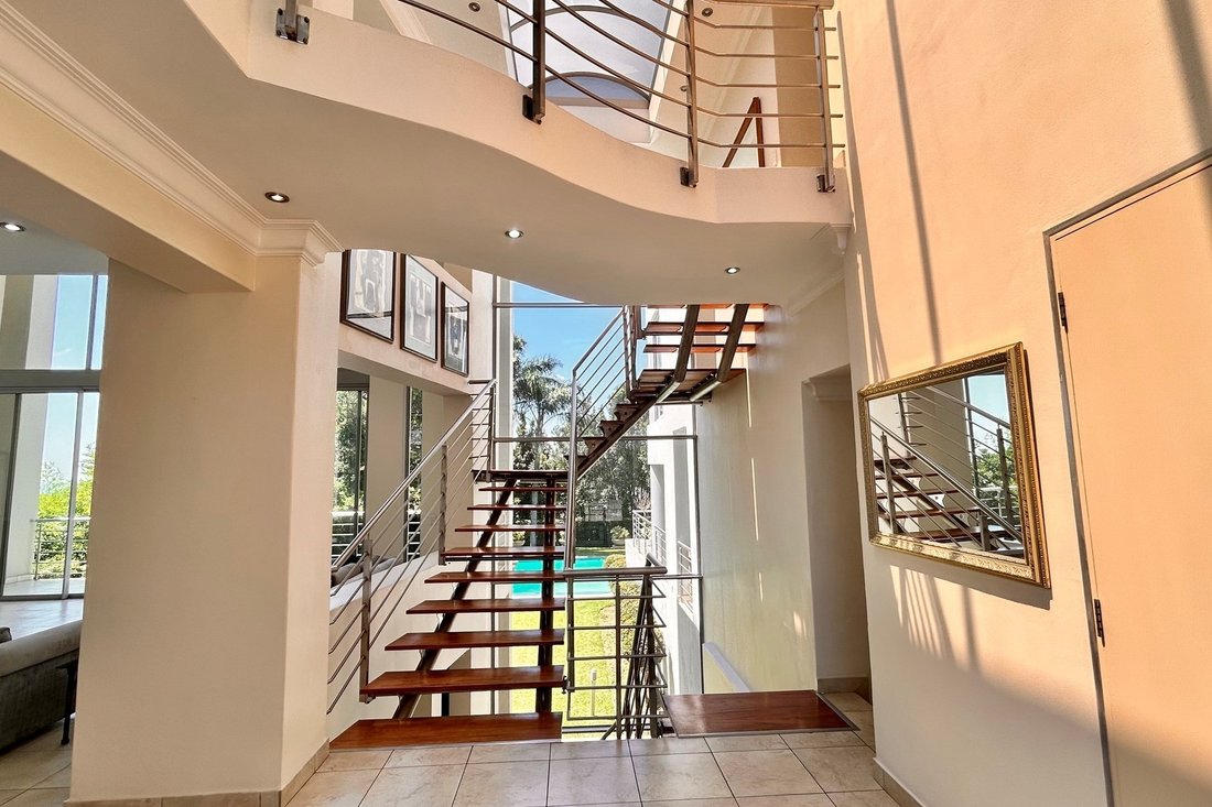 House in Waterkloof, Gauteng, South Africa 3 - 16161281