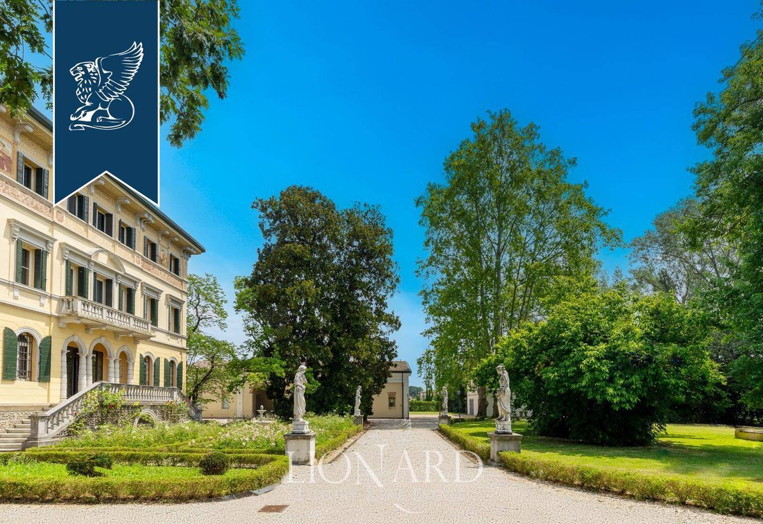 Villa in Curtarolo, Veneto, Italy 2 - 16161058