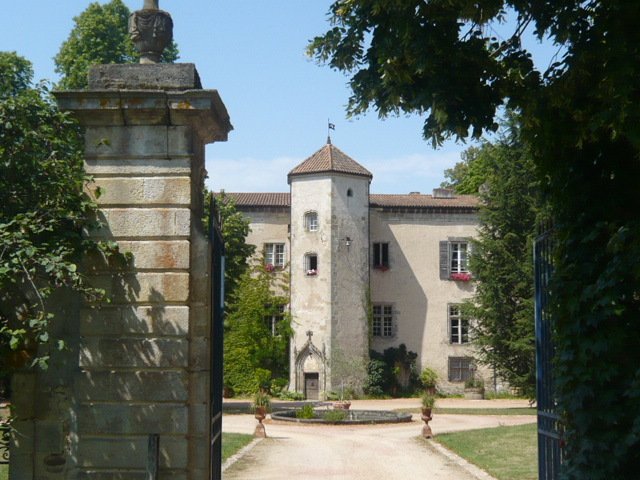 A Timeless Legacy: 15th & 18th Century Château in Burgundy’s Golden Light