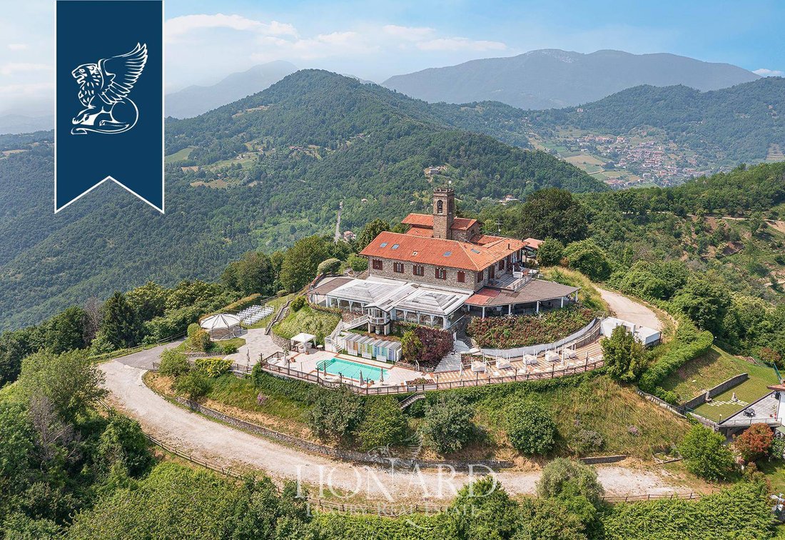 Villa in Villongo, Lombardy, Italy 2 - 16161085