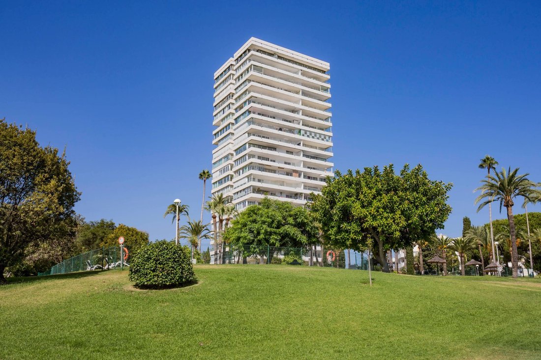 Apartment in Rio Real, Marbella, Andalusia 2 - 16160513