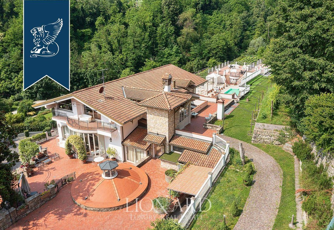 Villa in Gandosso, Lombardy, Italy 1 - 16161090