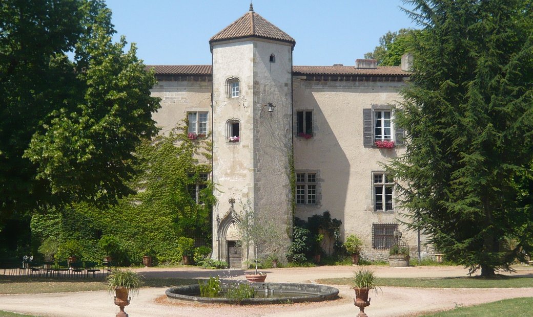 15th And 18th Century Ismh Château With Stunning Gardens.
