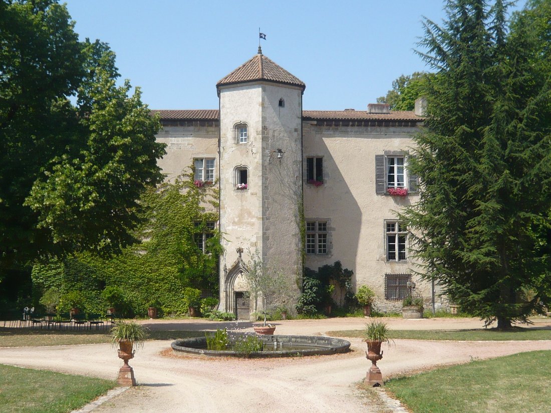 A Timeless Legacy: 15th & 18th Century Château in Burgundy’s Golden Light