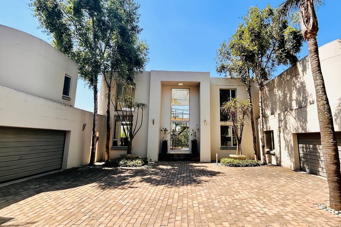 House in Waterkloof, Gauteng, South Africa 2 - 16161281