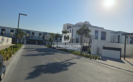 Townhouse in Al Furjan, Dubai, United Arab Emirates 1