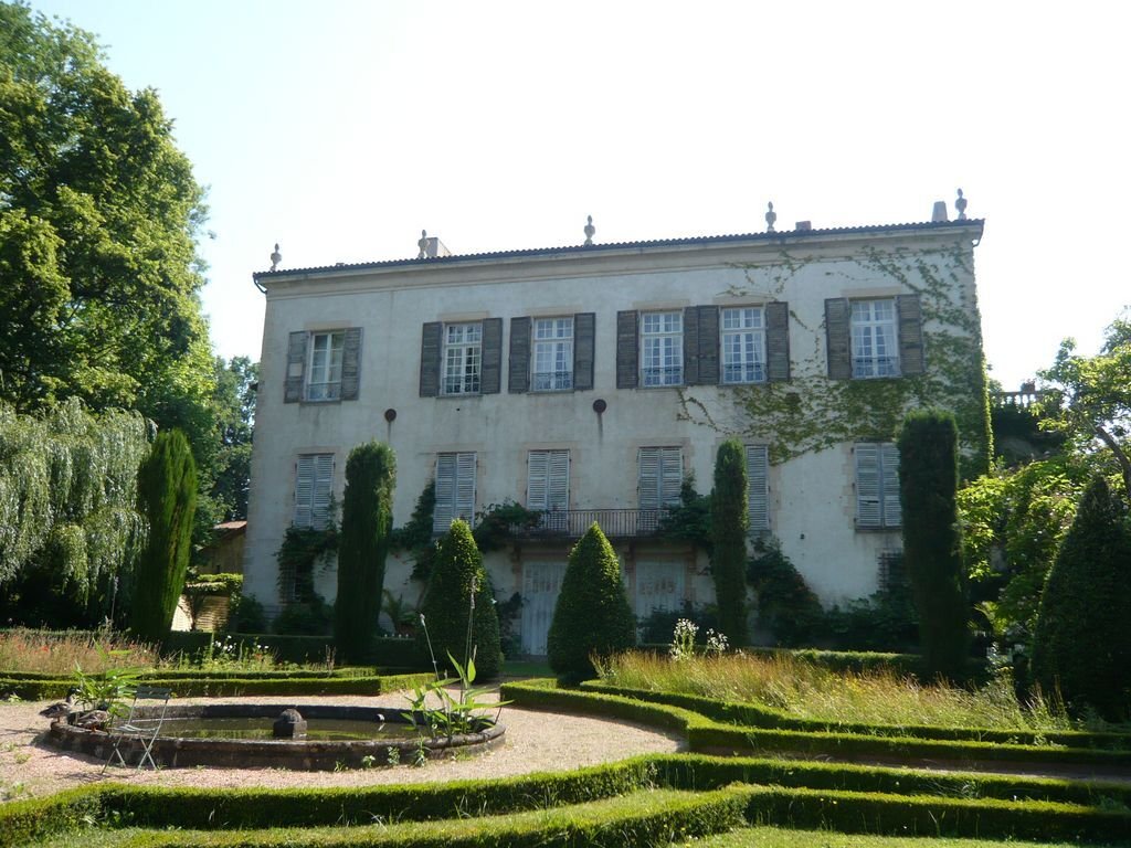 A Timeless Legacy: 15th & 18th Century Château in Burgundy’s Golden Light