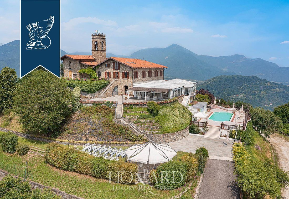 Villa in Villongo, Lombardy, Italy 1 - 16161085