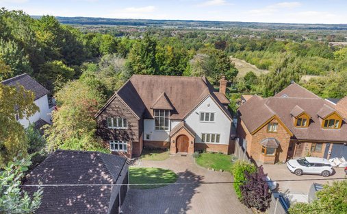 House in Aston Clinton, England 1