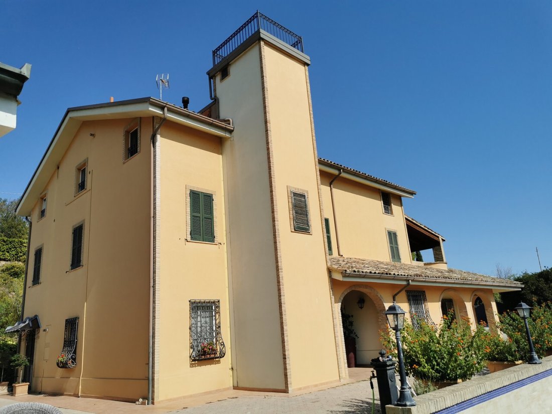 Villa in Montegiorgio, Marche, Italy 4 - 16161655
