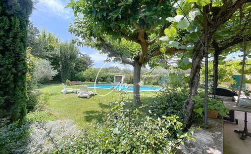 Villa in Cabannes, Provence-Alpes-Côte d'Azur, Frankreich 1