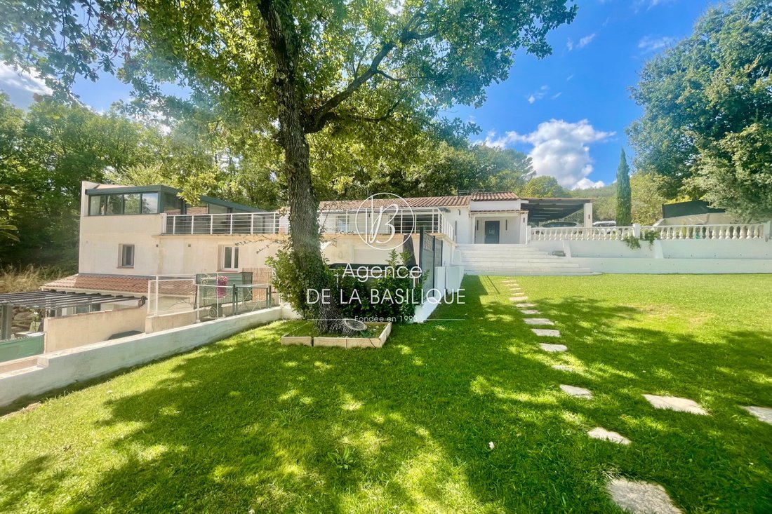 Villa in Centre Ville, Saint-Maximin-la-Sainte-Baume, France 2 - 16159257