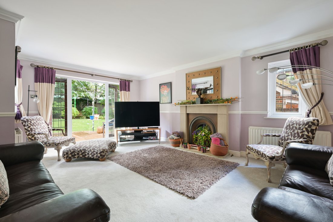 House in Tattenham Corner, Epsom and Ewell, England 2 - 16160893