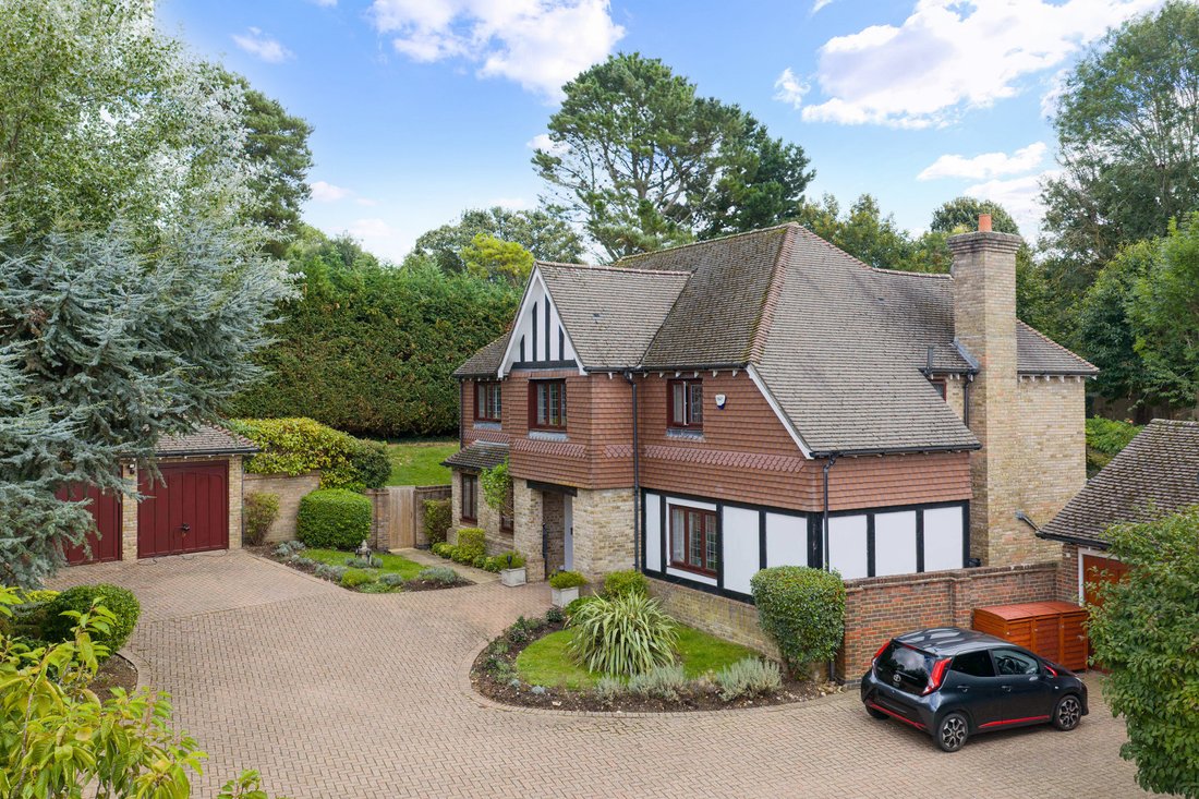 House in Tattenham Corner, Epsom and Ewell, England 1 - 16160893