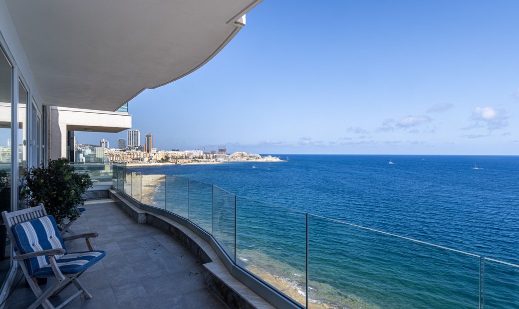 Seafront Penthouse Suites photo