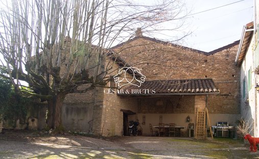 Castle for Sale in Igé, Bourgogne-Franche-Comté, France