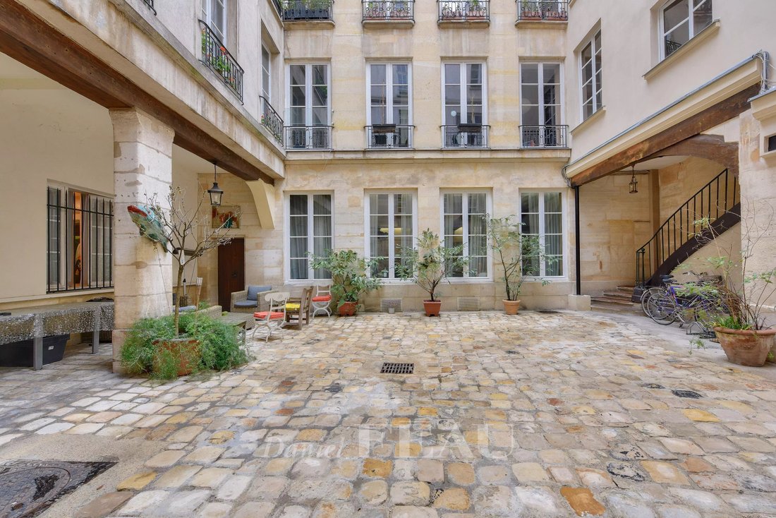 Apartment in Saint Merri, Paris 4e Arrondissement, Paris 2 - 16162243