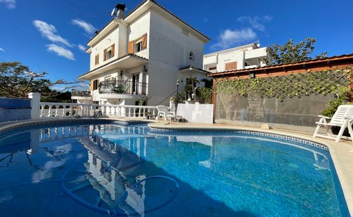 Villa in Alcala de Xivert, Valencian Community, Spain 1