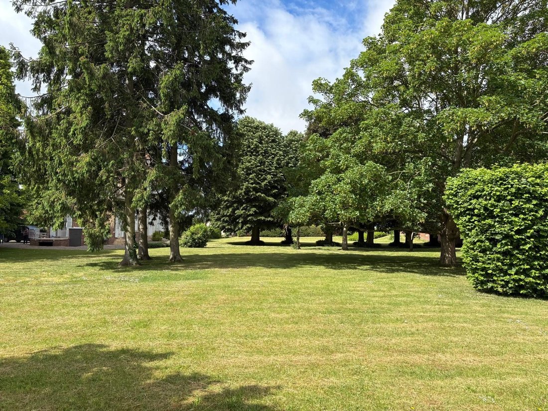 Fignières Château: A Whisper of Elegance Between Paris & Lille