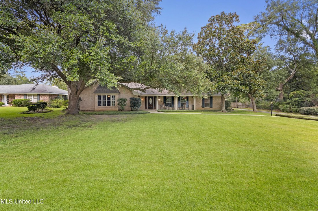 House in Gulfport, Mississippi, United States 2 - 16163121