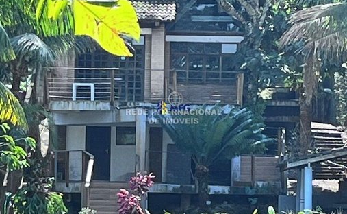 House in Maresias Beach, State of São Paulo, Brazil 1