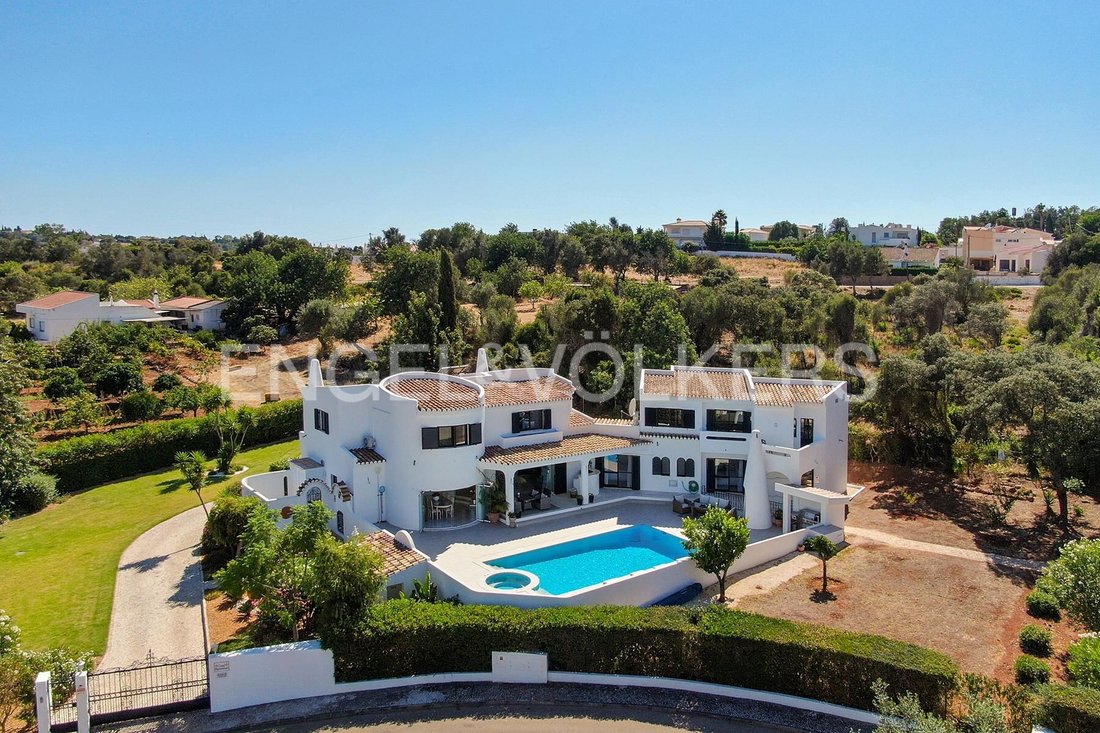 Villa in Mexilhoeira Grande, Algarve, Portugal 1 - 16164054