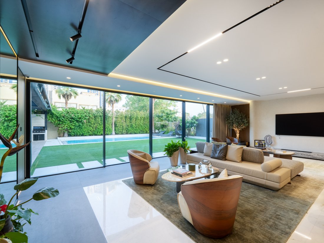 Villa in The Meadows, Dubai, United Arab Emirates 2 - 16164661