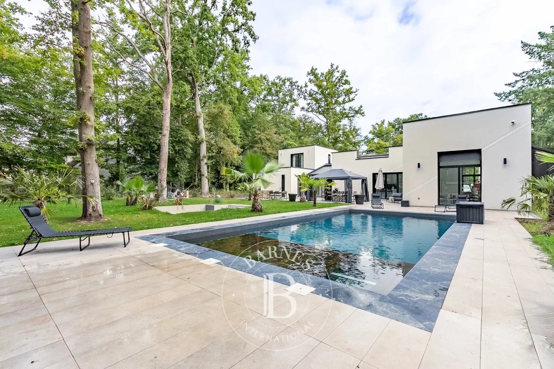 Villa in Ouest, Lamorlaye, France 1 - 16166704