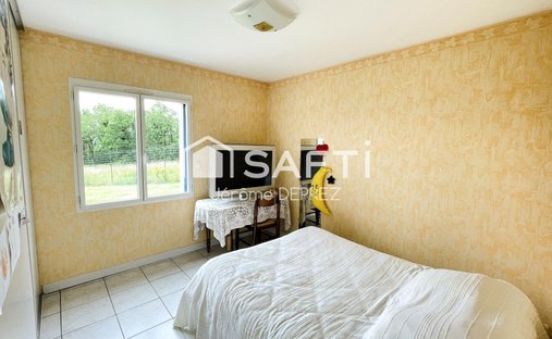 Castle for Sale in Mareuil-sur-Lay-Dissais, Pays de la Loire, France