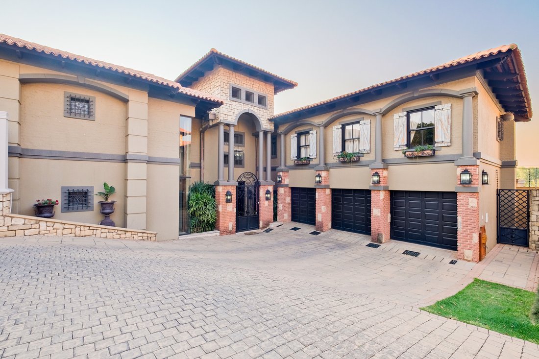 Country House in Sandton, Gauteng, South Africa 2 - 16165633