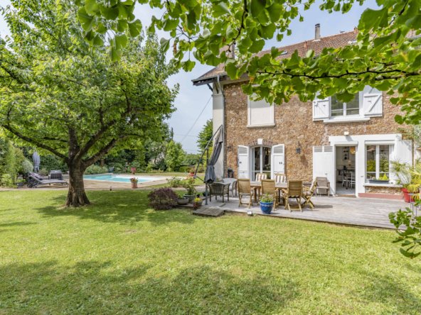 Lumière Éternelle: A Sunlit Architectural Masterpiece in Île-de-France - 5