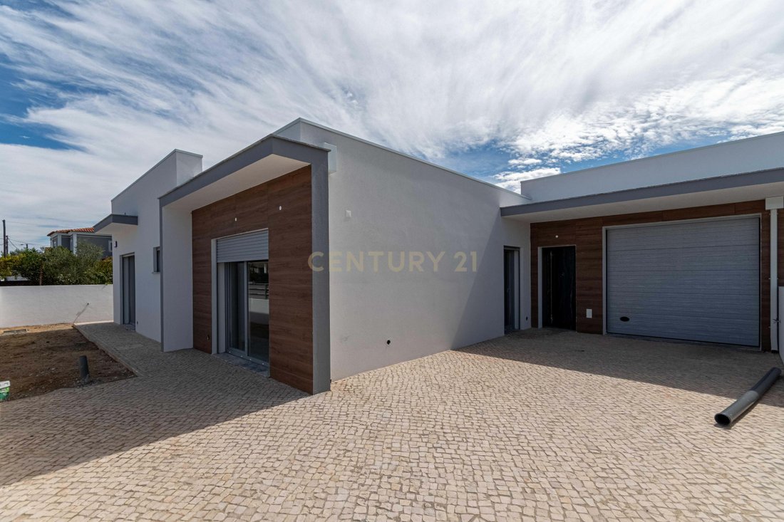 Villa in Azeitao (Sao Lourenco e Sao Simao), Setubal, Portugal 1 - 16162672