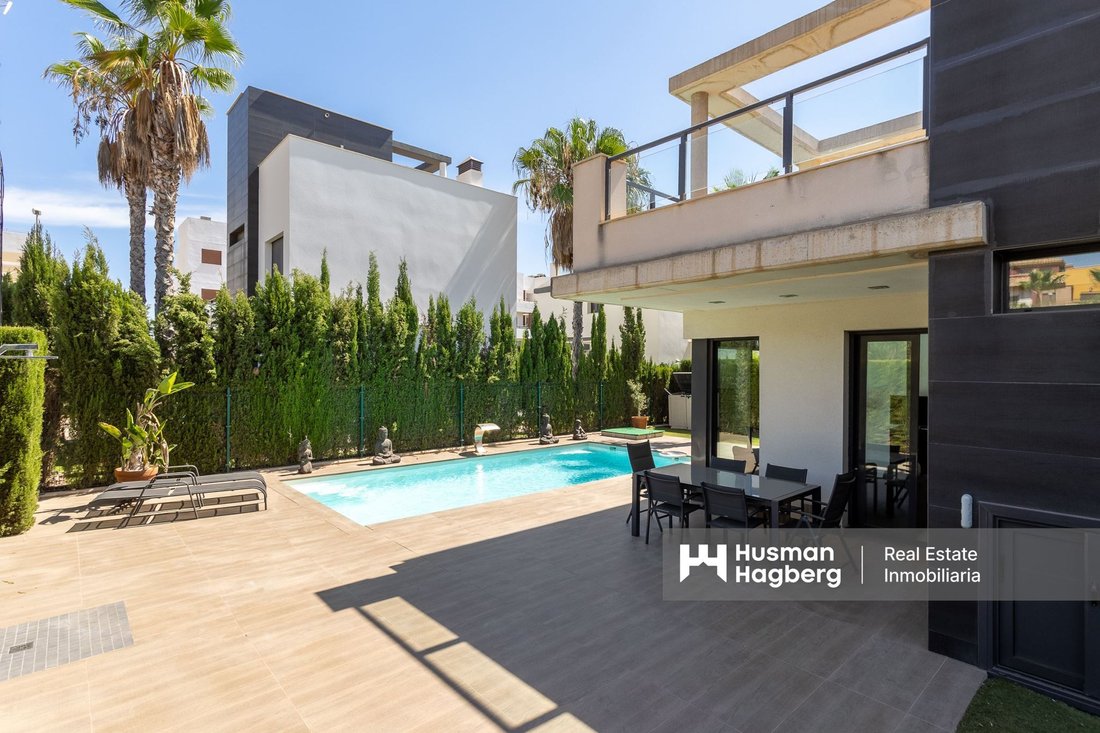 Villa in Orihuela, Valencian Community, Spain 3 - 16091658
